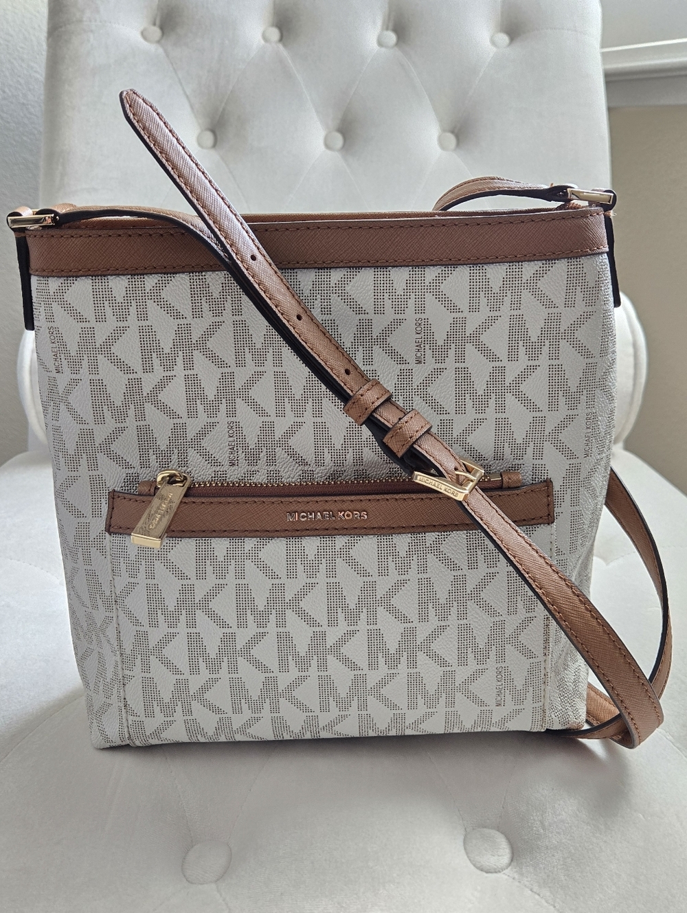 Michael Kors Vanilla and Acorn Signature Crossbody Bag